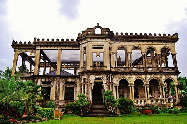 Front view of The Ruins of Bacolod in Negros Occidental