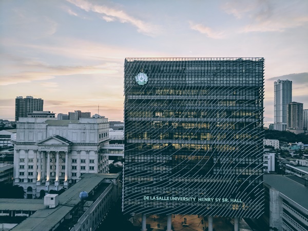 Henry Sy Sr. Building in DLSU-Manila